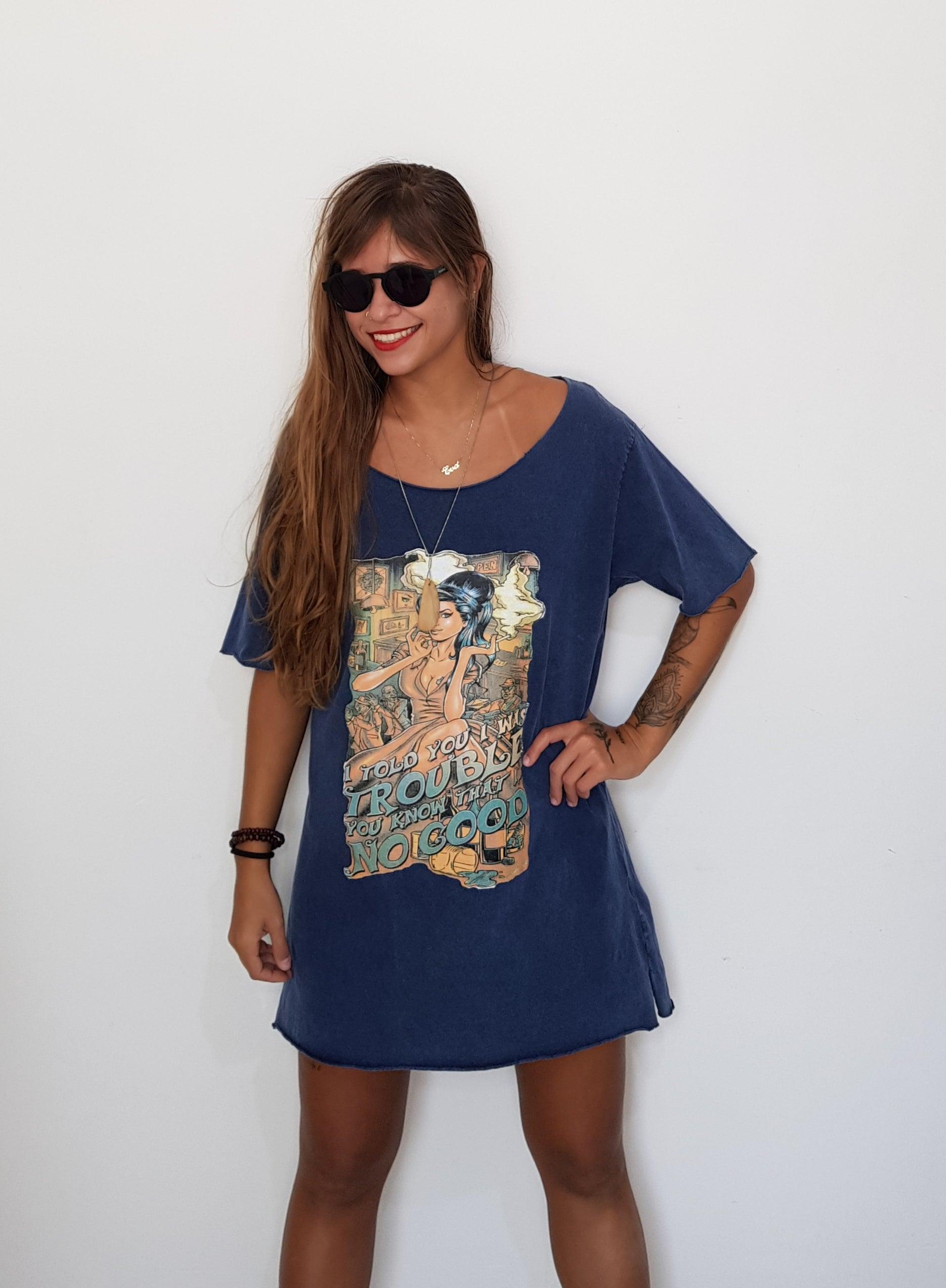 x Dress T-shirt / Blusão Amy Winehouse